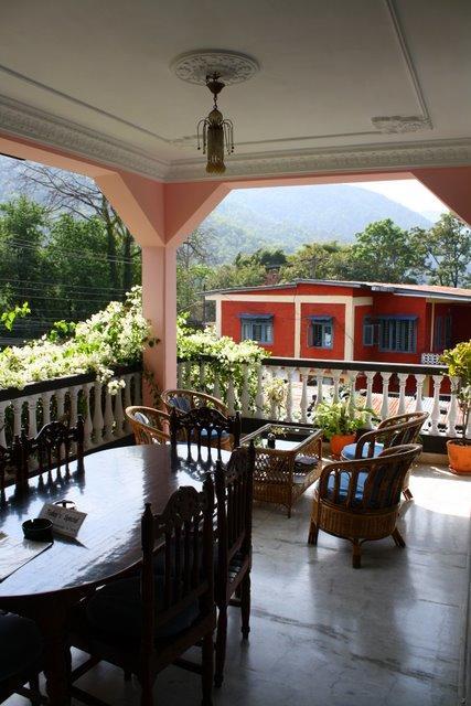 Sacred Valley Inn Покхара Экстерьер фото